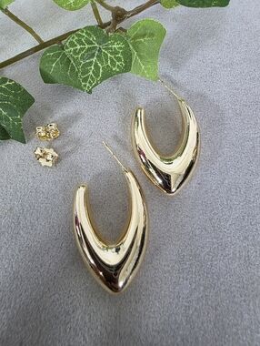 Gold Filled V Shape  Chunky Hoop Earrings
